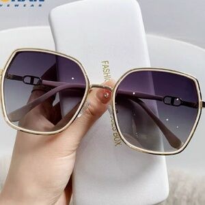 Chic Gold Frame Women's Sunglasses